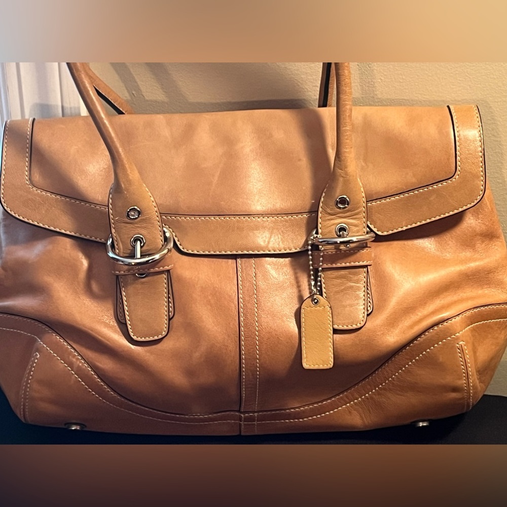 Coach tan leather bag with shoulder straps